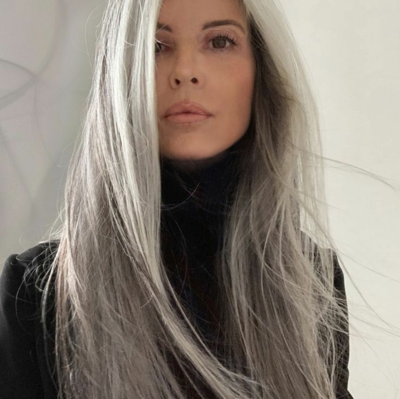 Meet your Posher, Lori  **Lots new to see for sale** - Picture 1 of 1